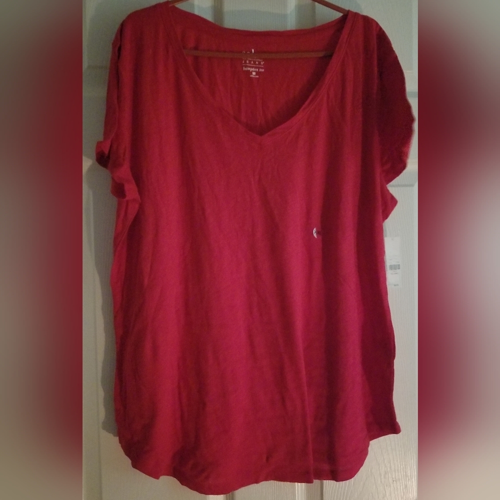 New York & Company Red Short Sleeve Relaxed Tee